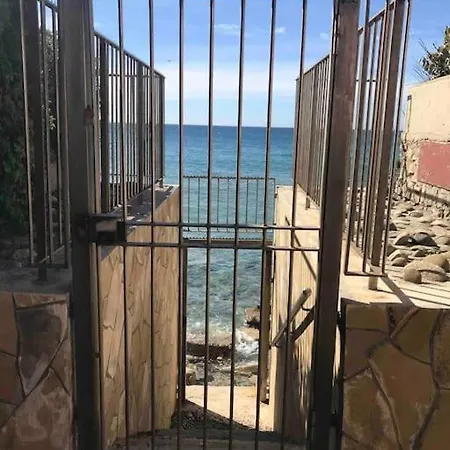 Les Pieds Dans L'Eau Apartment La Seyne-sur-Mer Exterior photo